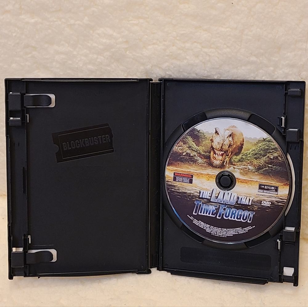 The Land That Time Forgot DVD - Picture 3 of 4